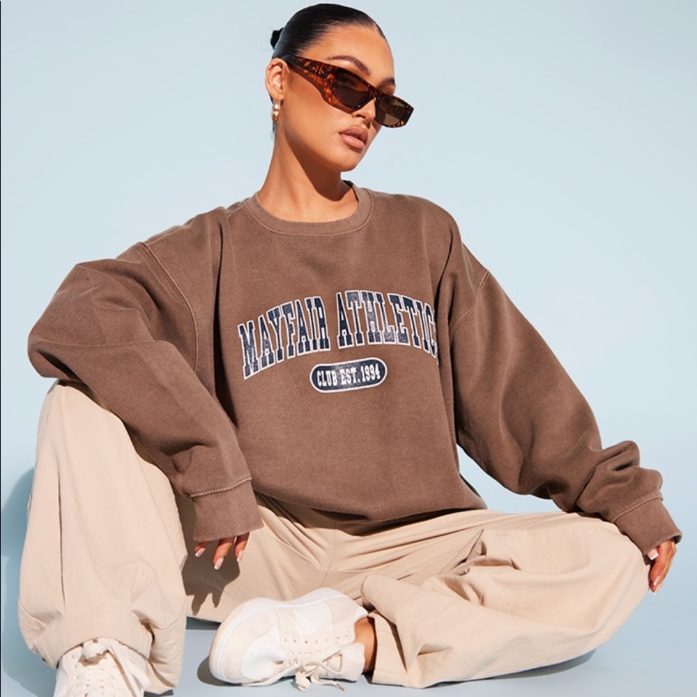 NWT pretty little thing graphic crew neck sweater